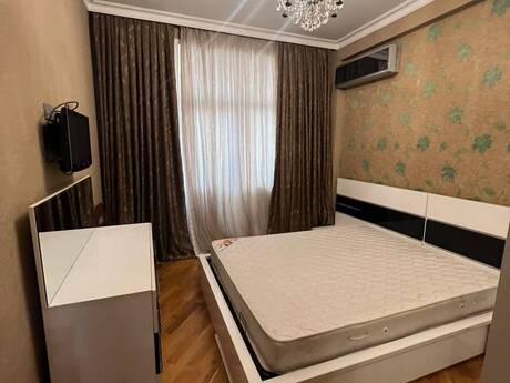 3-комнатная квартира, 95 м², Neftçilər: 285 000 ₼ 3