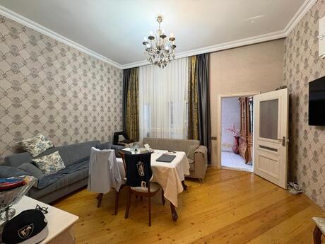 4 otaqlı həyət evi, 120 m², Gənclik: 440 000 ₼ 2