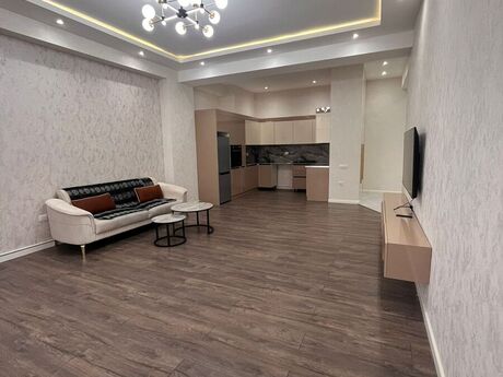 2-комн. новостройка - м. 28 мая - 92 м²