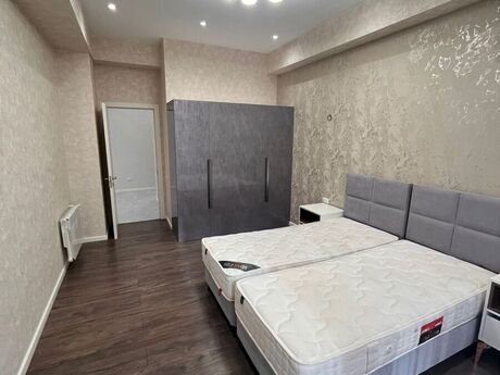 2-комн. новостройка - м. 28 мая - 92 м²