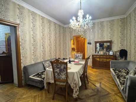 3-комн. вторичка - м. Элмляр Академиясы - 85 м²
