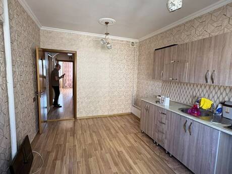 2 otaqlı köhnə tikili - Xalqlar Dostluğu m. - 65 m²