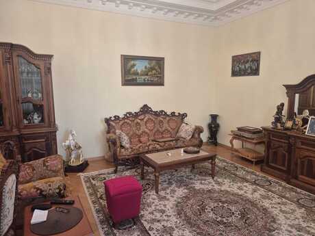 7 otaqlı həyət evi/bağ evi - Badamdar q. - 851 m²