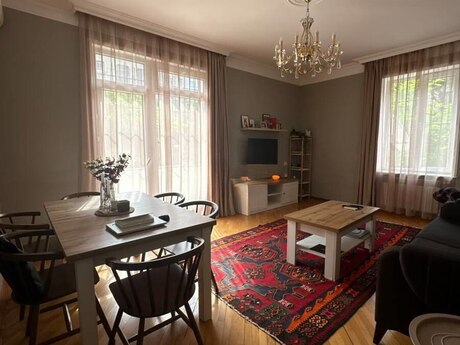 3-комн. вторичка - м. Элмляр Академиясы - 90 м²