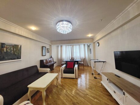 Elan №6383480 - Bakı, 28 May m., 3 otaqlı, 100 m², 7/10 mərtəbə