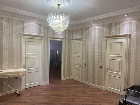 3-комн. новостройка - м. Иншаатчылар - 130 м²