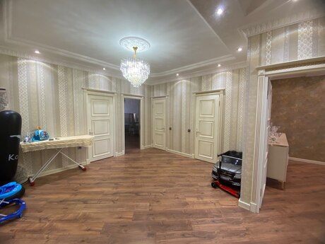 3-комн. новостройка - м. Иншаатчылар - 130 м²