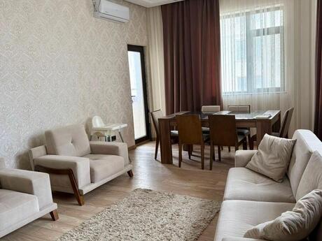 Kirayə 2 otaqlı mənzil, 100 m², 8 Noyabr: 1 100 ₼/ay 2