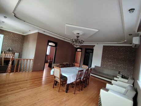 7 otaqlı həyət evi/bağ evi - Qaraçuxur q. - 222 m²