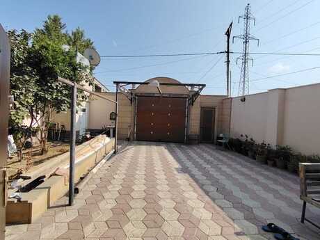 7 otaqlı həyət evi/bağ evi - Qaraçuxur q. - 222 m²