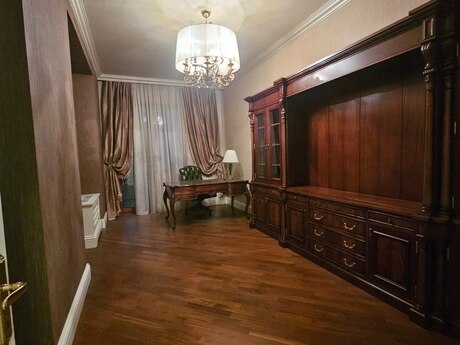 4-комнатная квартира, 274 м², 28 May: 1 299 000 ₼ 4