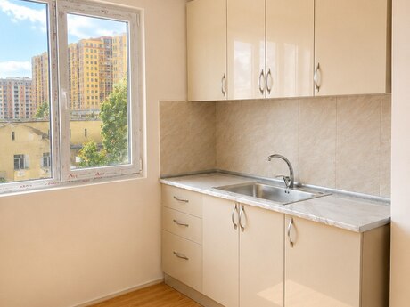 2-комн. вторичка - м. Иншаатчылар - 45 м²