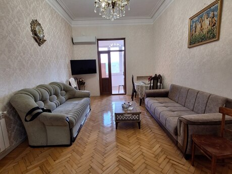 Объявление №6383944 - Баку, м. 28 мая, 2-комн., 70 м², 3/6 этаж