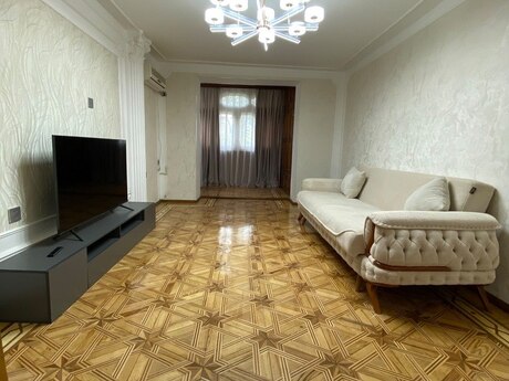 3 otaqlı köhnə tikili - Elmlər Akademiyası m. - 75 m²