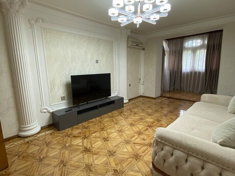 3 otaqlı köhnə tikili - Elmlər Akademiyası m. - 75 m²