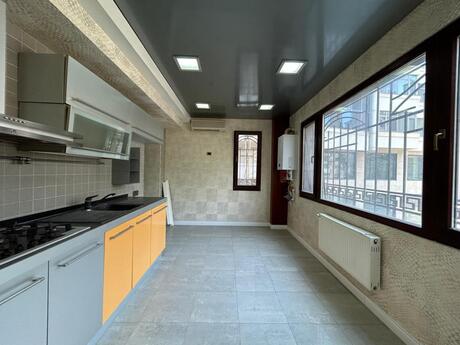 2 otaqlı köhnə tikili - 28 May m. - 70 m²
