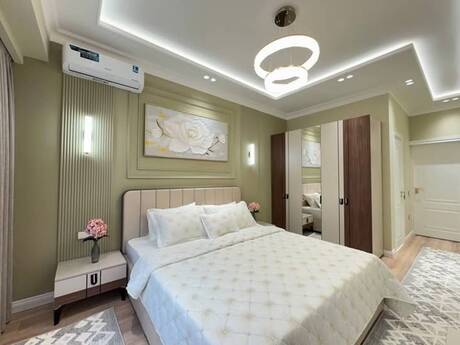 3-комн. новостройка - м. 8 ноября - 155 м²