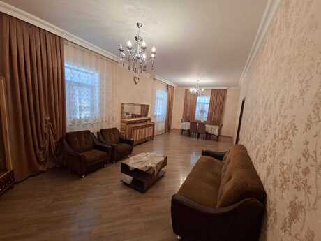 6 otaqlı həyət evi/bağ evi - Hövsan q. - 242 m²