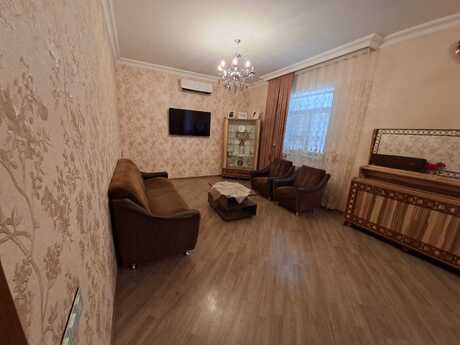 6 otaqlı həyət evi/bağ evi - Hövsan q. - 242 m²