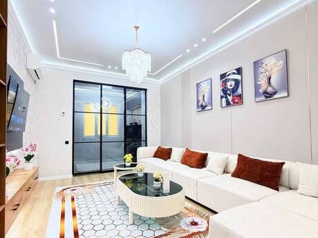 2-комн. новостройка - м. 28 мая - 60 м²