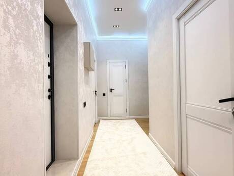 2-комн. новостройка - м. 28 мая - 60 м²
