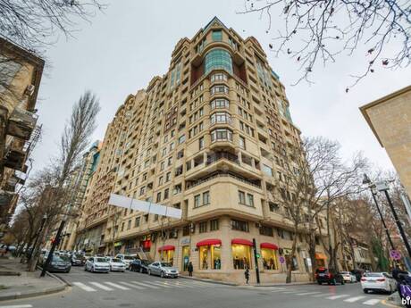 3-комн. новостройка - м. 28 мая - 165 м²