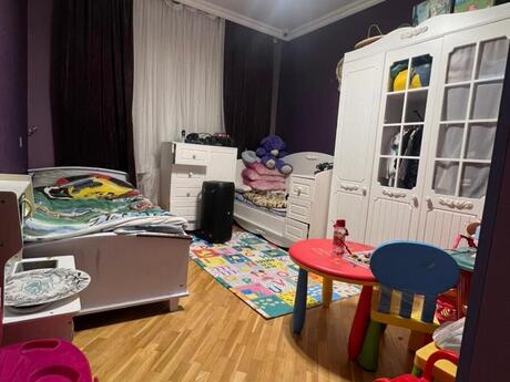 4 otaqlı köhnə tikili - Xalqlar Dostluğu m. - 100 m²