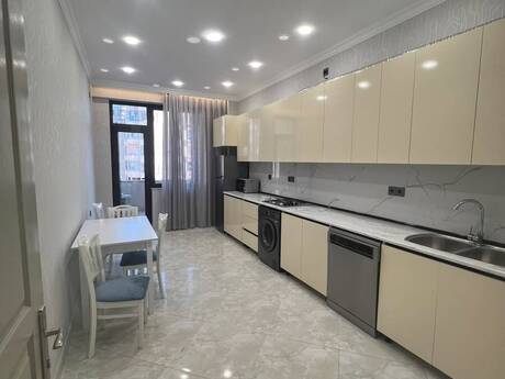 Kirayə 4 otaqlı mənzil, 159 m², 2-ci mikrorayon: 2 000 ₼/ay 4