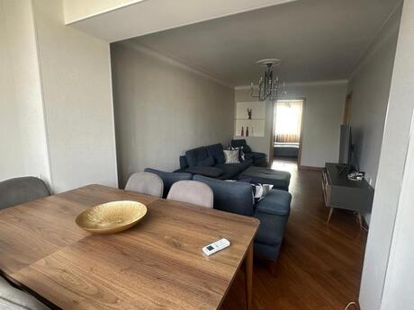 3-room apartment for rent, 80 m², Şah İsmayıl Xətai: 1 000 ₼/mo 3