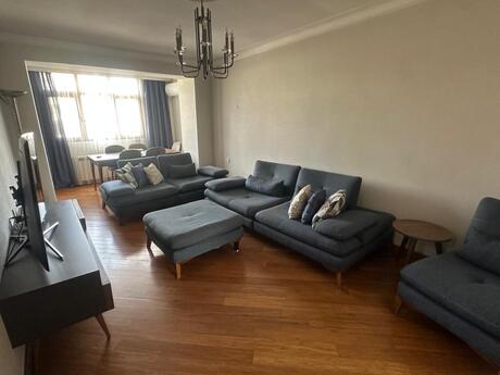 3-room apartment for rent, 80 m², Şah İsmayıl Xətai: 1 000 ₼/mo 2