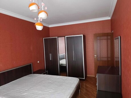 3-комн. вторичка - м. Ахмедлы - 85 м²
