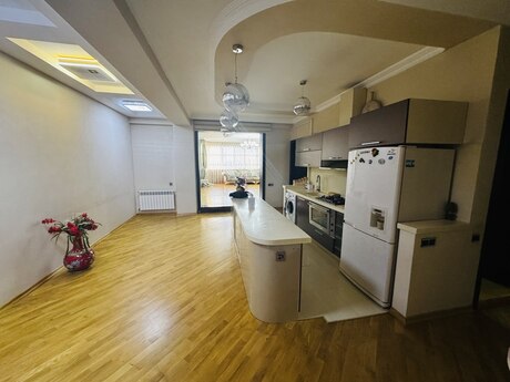 4 otaqlı mənzil, 200 m², Azadlıq Prospekti: 359 000 ₼ 3