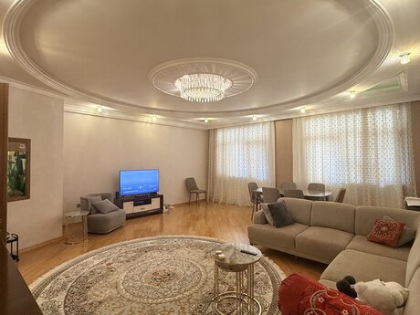 3 otaqlı yeni tikili - Gənclik m. - 167 m²