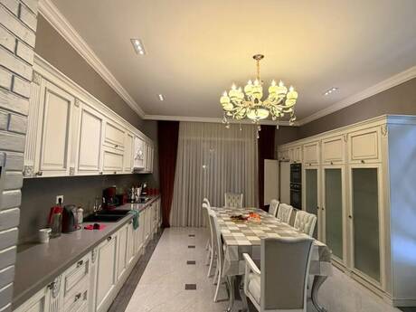 6-комн. дом/дача - пос. Шувеляны - 355 м²
