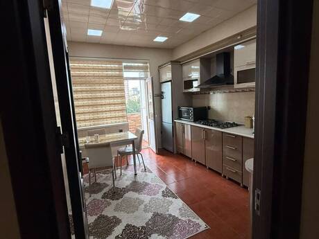 3-комн. новостройка - м. Низами - 130 м²