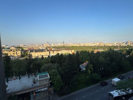 2-комн. вторичка - м. Гянджлик - 50 м²