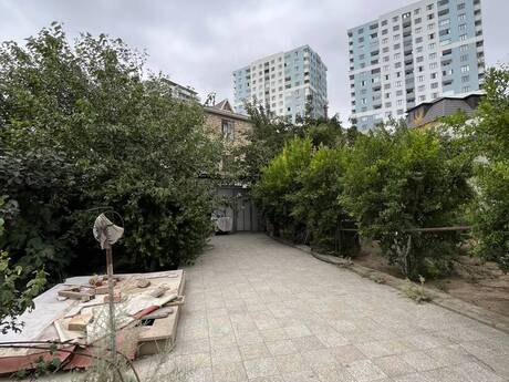 6 otaqlı həyət evi/bağ evi - Badamdar q. - 500 m²