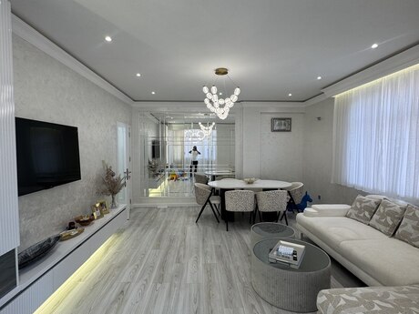 3 otaqlı yeni tikili - İnşaatçılar m. - 117 m²