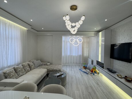 3 otaqlı yeni tikili - İnşaatçılar m. - 117 m²