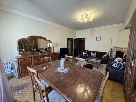 3 otaq · 215 m² · 9/9 mərtəbə, Sahil