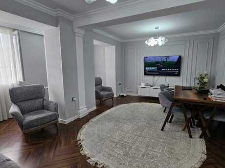 5 otaqlı mənzil, 130 m², Azadlıq Prospekti: 350 000 ₼ 2