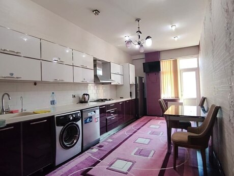 Объявление №6384919 - Баку, м. Гянджлик, 3-комн., 150 м², 4/14 этаж