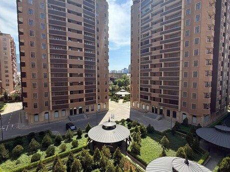 3 otaqlı mənzil, 108 m², 28 May: 390 000 ₼ 2