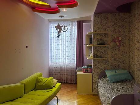 4-room apartment for rent, 147 m², Şah İsmayıl Xətai: 1 950 ₼/mo 4