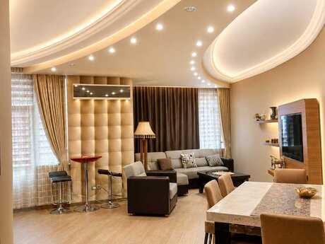 Elan №6385247 - Bakı, Şah İsmayıl Xətai m., 4 otaqlı, 147 m², 13/16 mərtəbə