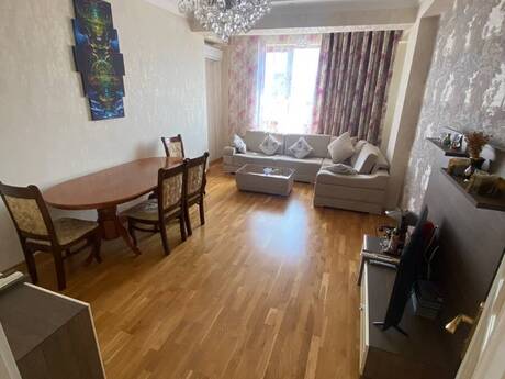 Kirayə 3 otaqlı mənzil, 110 m², Azadlıq Prospekti: 900 ₼/ay 2