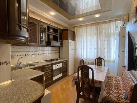 Kirayə 3 otaqlı mənzil, 110 m², İnşaatçılar: 800 ₼/ay 5