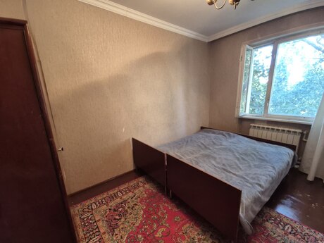 Продаётся 2-комнатная квартира в старом фонде, Memar Əcəmi, 54 м², 75 000 AZN, фото 2 / 4