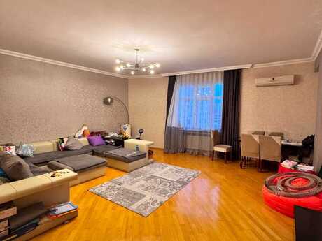 3-комнатная квартира, 130 м², 20 Yanvar: 350 000 ₼ 2
