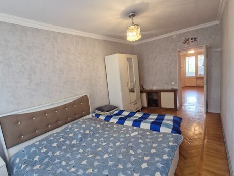 İnşaatçılarda 2 otaqlı köhnə tikili mənzil satılır, 50 m², 143 000 AZN, şəkil 2 / 12